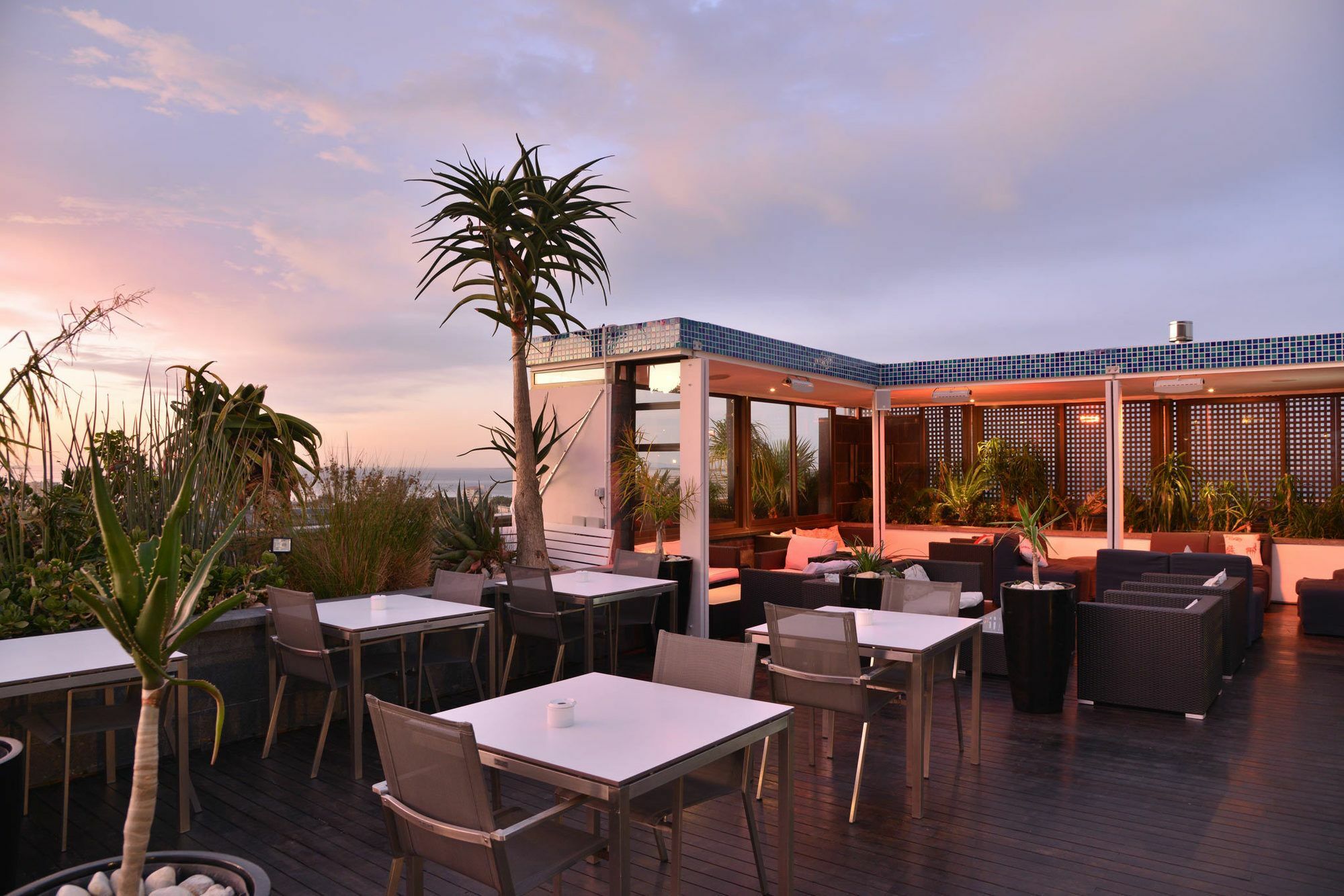 Cape Royale Luxury Suites Cape Town Exterior photo